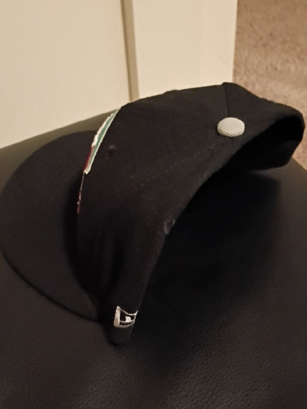 New Era San Antonio Spurs Black Snapback with Multicolor Drip Logo - Picture 4 of 4